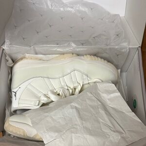 Womens Air Jordan 11 Retro “Pearl/Grand Finale”